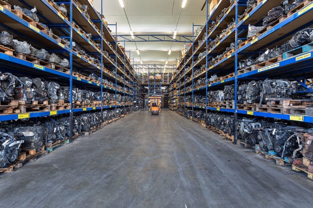 Magazzino interno DEM. AUTO Ravenna